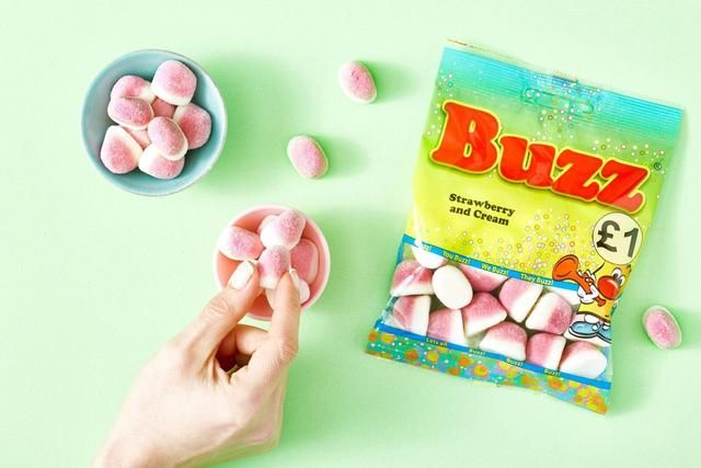 BUZZ SWEETS STRAWBERRY & CREAM